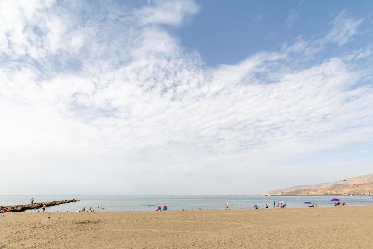 Almeriasuite Beach&Sun Екстер'єр фото